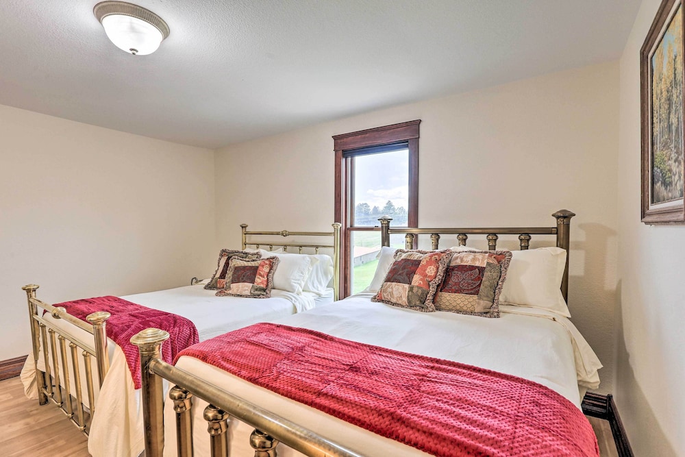 House (4 Bedrooms) photo 2