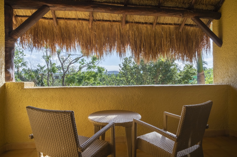 Premium Room (tropical View)