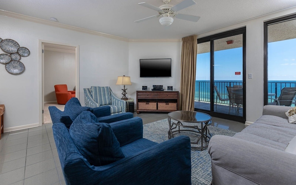 Condo, 3 Bedrooms