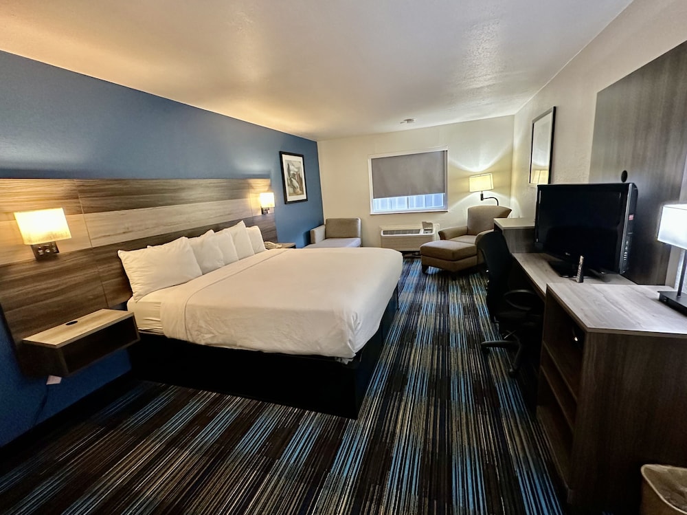 Room, 1 King Bed, Non Smoking - Photo 1