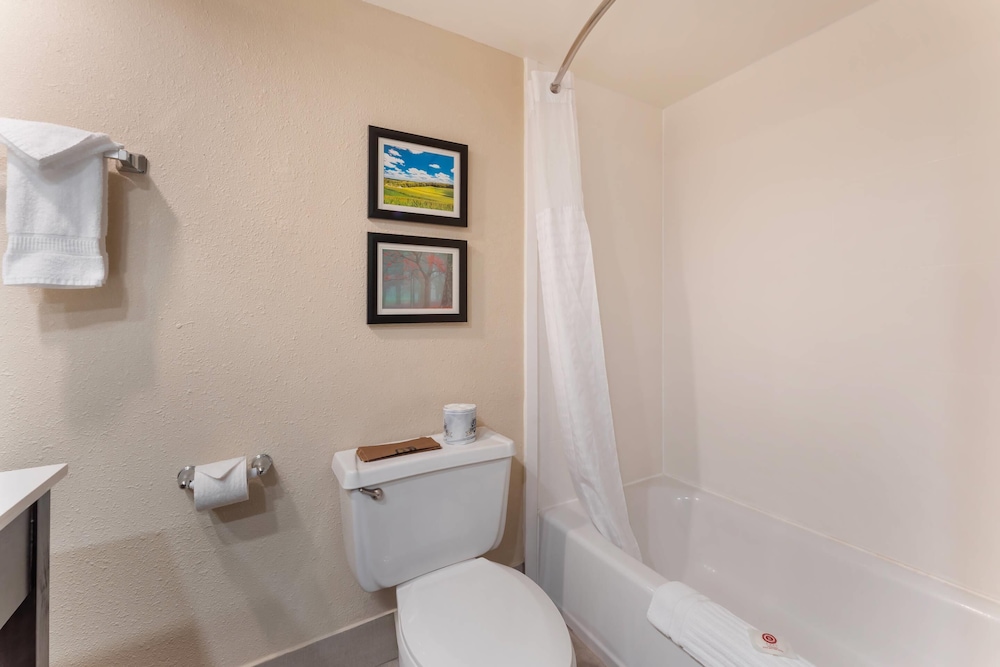 Room, 2 Queen Beds, Accessible, Non Smoking - Photo 4