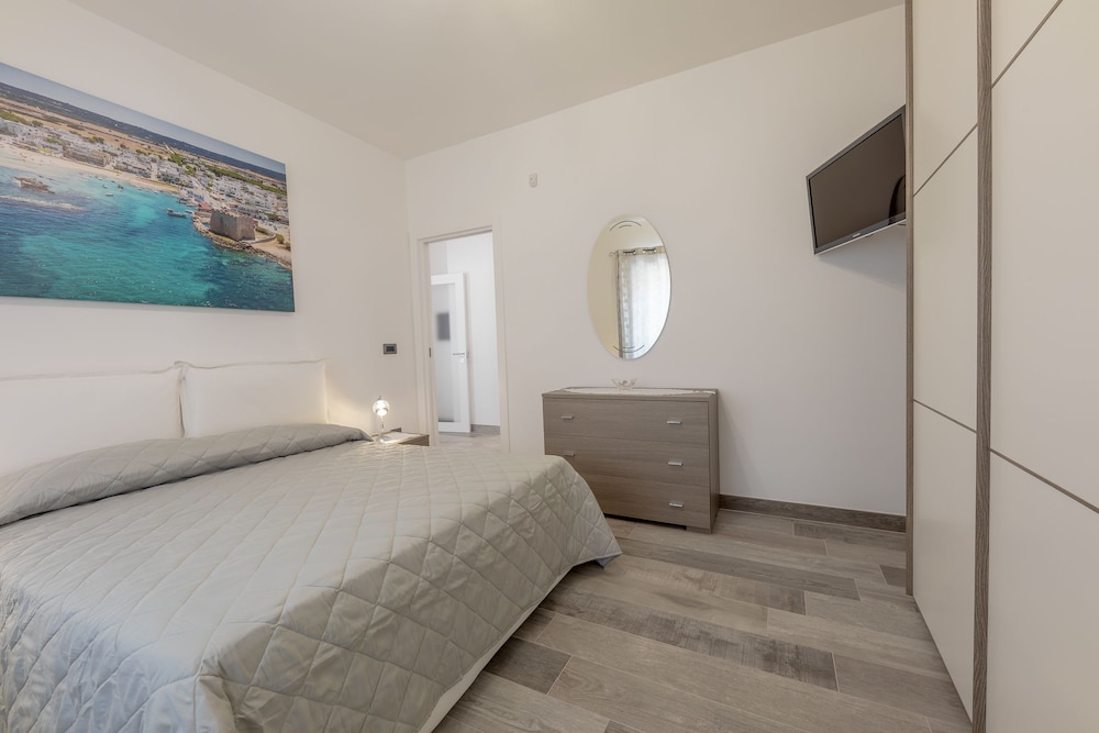 House, 3 Bedrooms, Balcony, City View photo 1