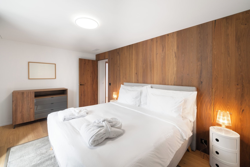 Luxury Apartment, 3 Bedrooms, Mountain View photo 1