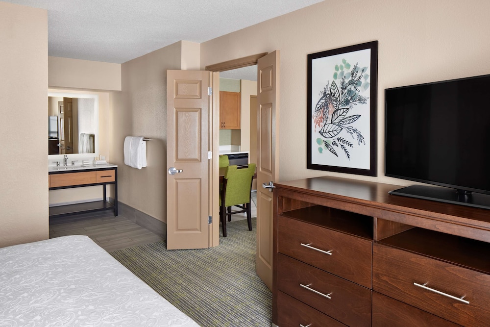 Suite, 1 King Bed with Sofa bed, Accessible (Roll-in Shower) - Photo 3