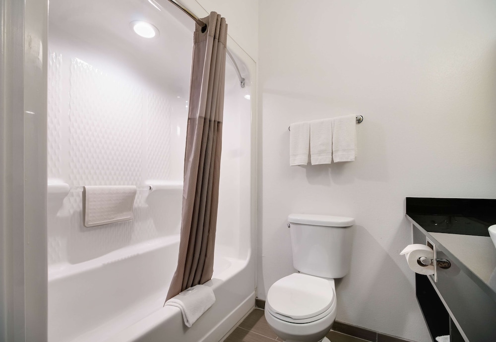 Deluxe Room, 2 Double Beds, Non Smoking, Kitchenette, photo 6
