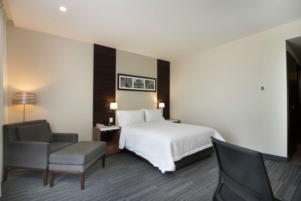 Room, 1 Queen Bed, City View photo 2