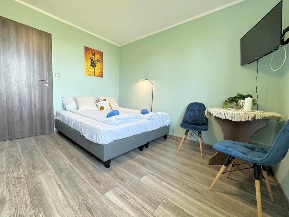 Basic Double Room, Private Bathroom photo 3