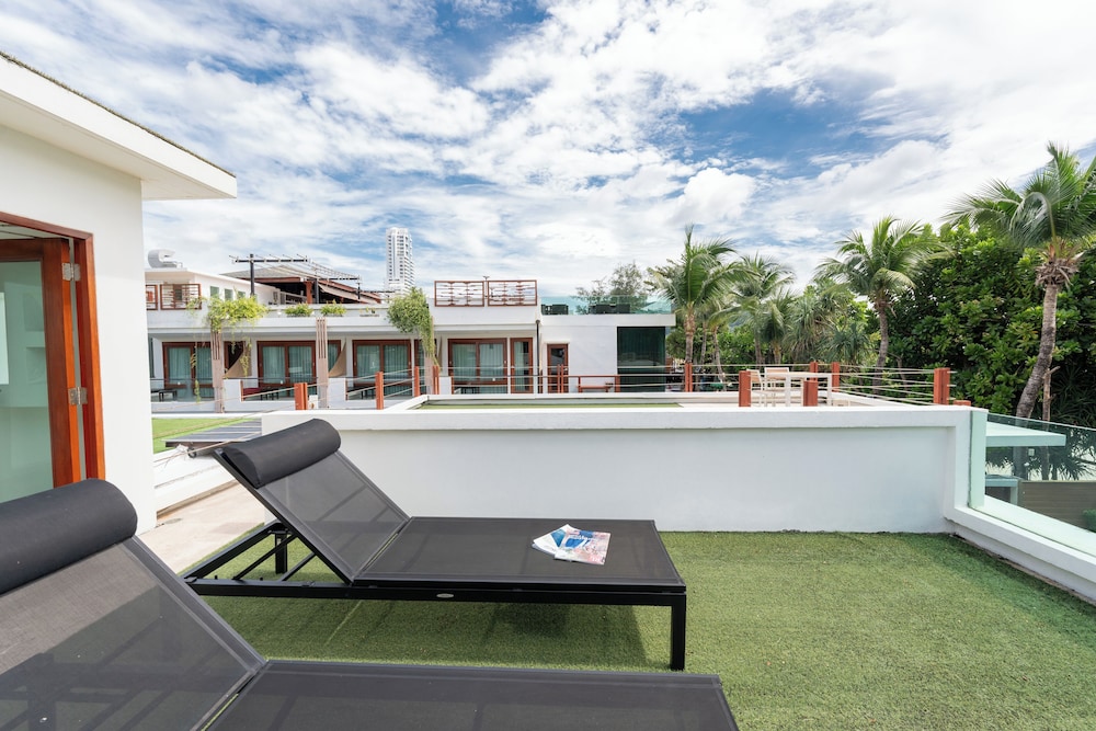 Beachfront Grand Pool Villa (1 Bed) - Photo 6
