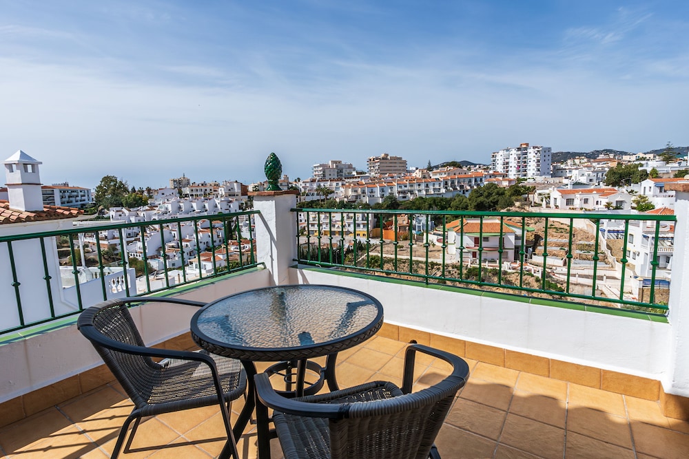 Estudio Premium, 1 cama queen, terraza, vista a la piscina