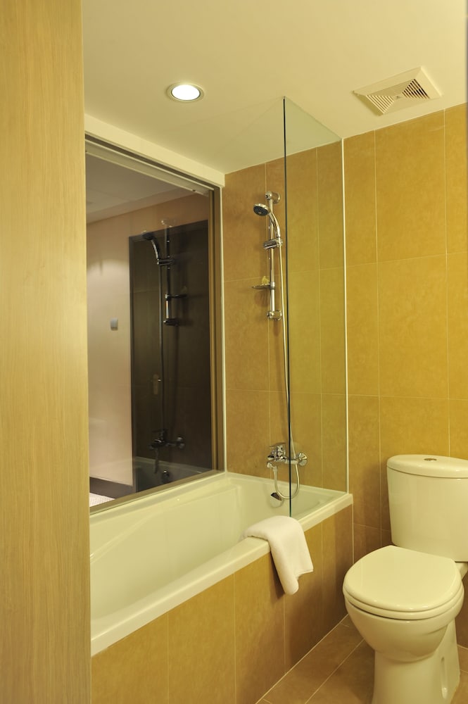 Superior Room, 1 Queen Bed, City View - Photo 9