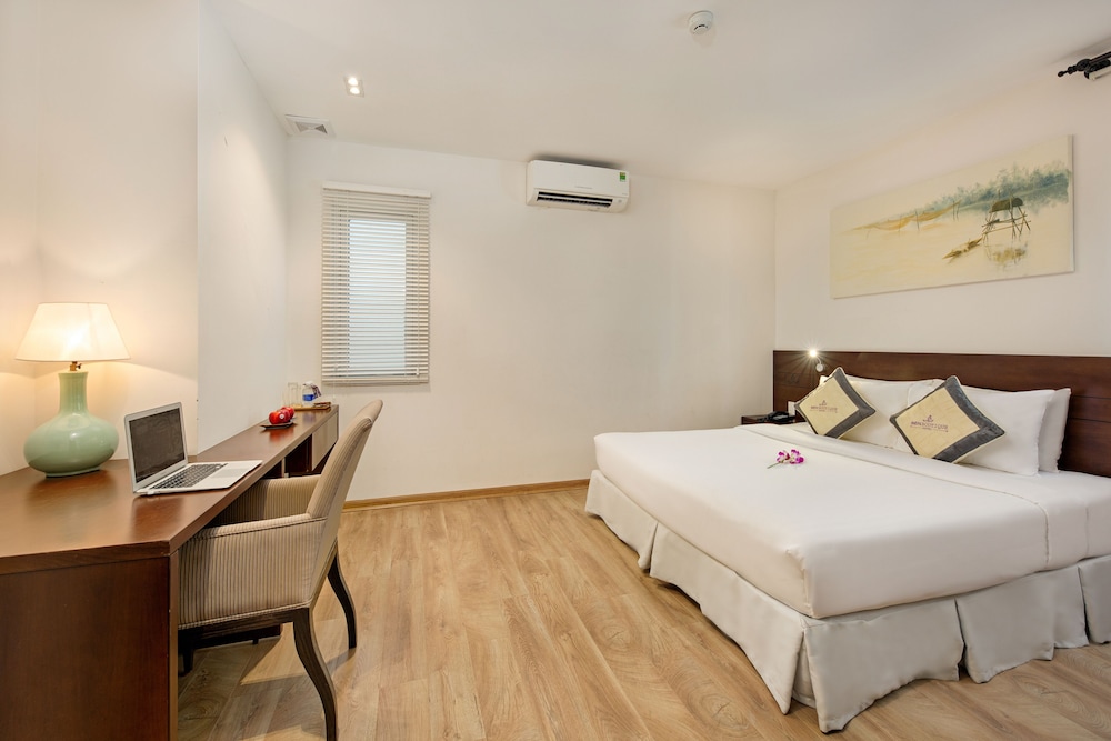 Superior Double Room, 1 King Bed, Private Bathroom, City View photo 2