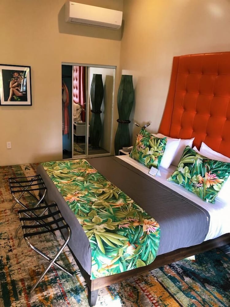 Standard Room, Balcony, Garden View (The Winchester)