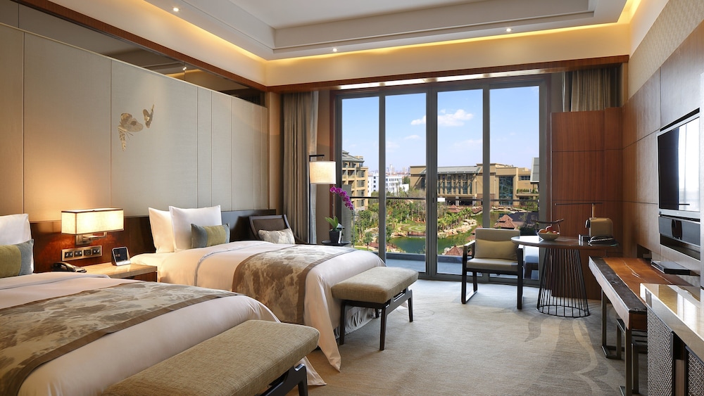 Club Room, Accessible, Club Lounge Access