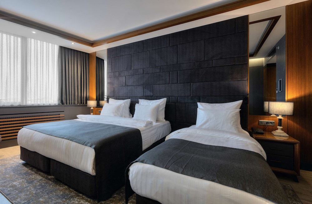 Standard Room, Non Smoking (Square View) - Photo 9