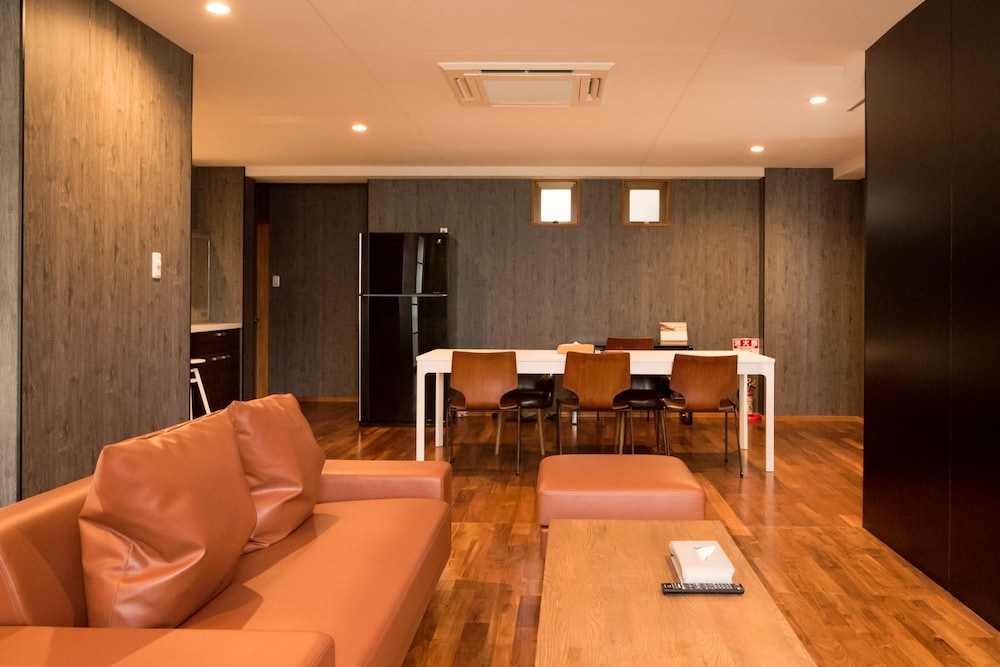 Apartment photo 2