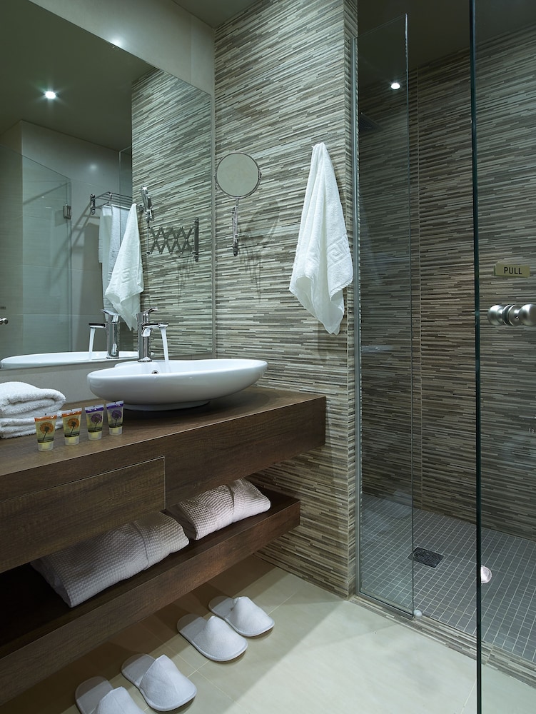 Superior Double Room - Photo 8