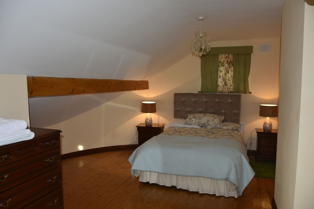 Deluxe Double Room, 1 Double Bed (2 Adults + 1 Child) photo 1