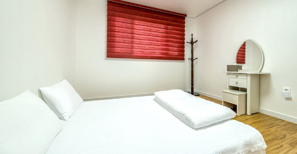 Basic House (A) photo 2