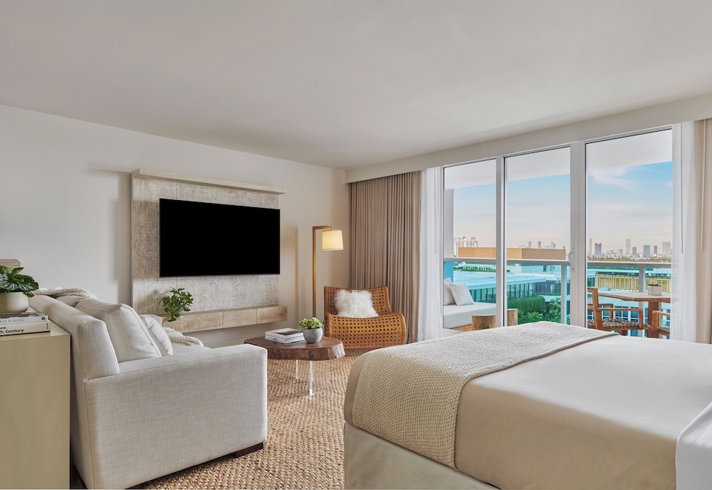 Studio Suite, Balcony