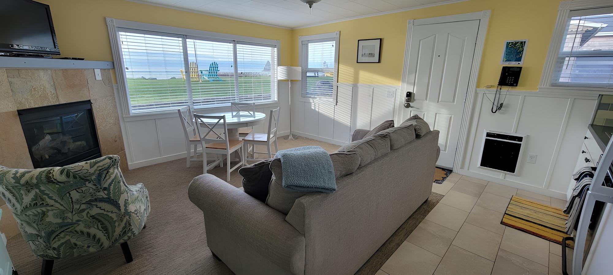 Lighthouse Suite – Ocean Front View photo 1