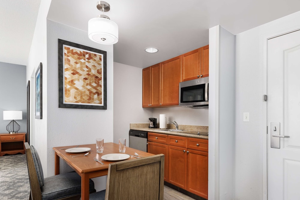 King Suite - Photo 3