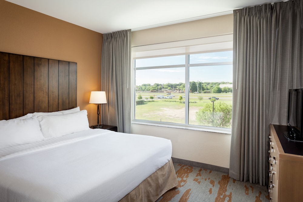 Suite, 1 Bedroom - Photo 2