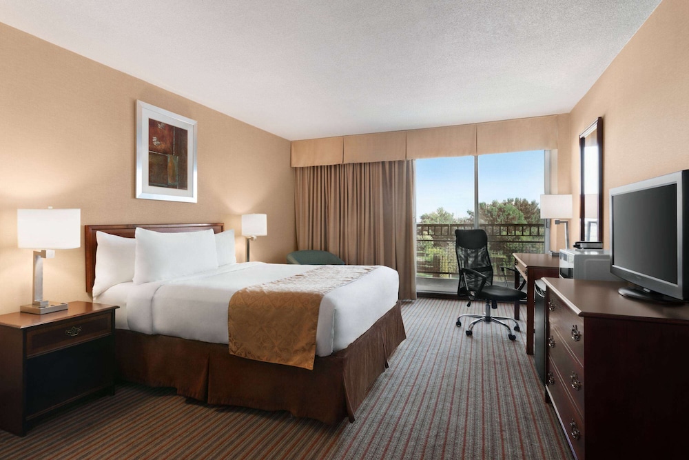 Deluxe Room, 1 Queen Bed, Non Smoking (Water View) - Photo 6