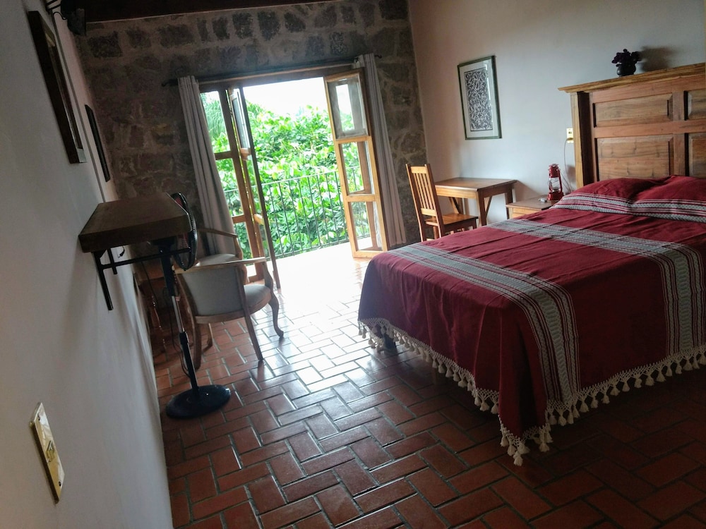 Classic Room, 1 Queen Bed, Non Smoking - Photo 3