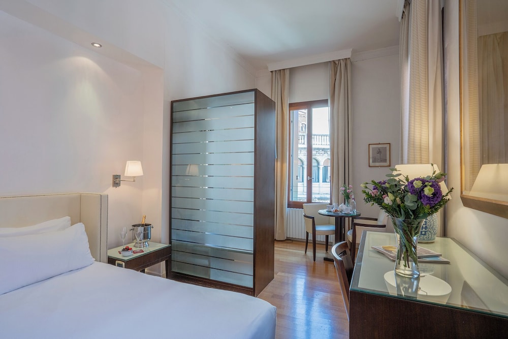 Romantic Double Room photo 3