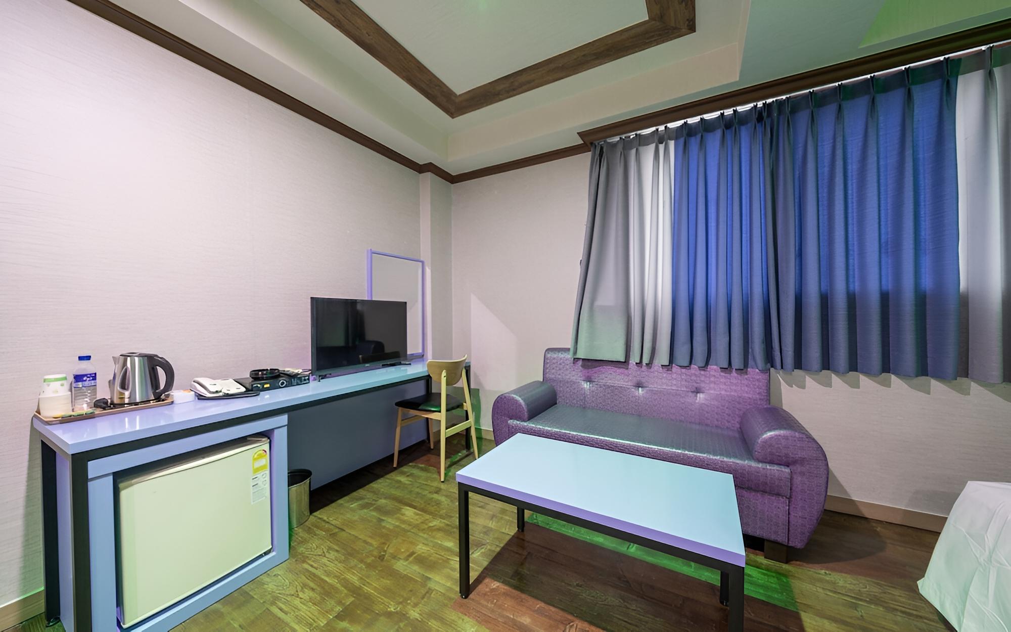 Room (Deluxe room) - Photo 13
