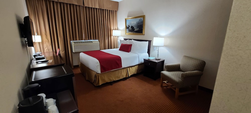 Standard Room, 1 Queen Bed, Accessible, Refrigerator - Photo 3
