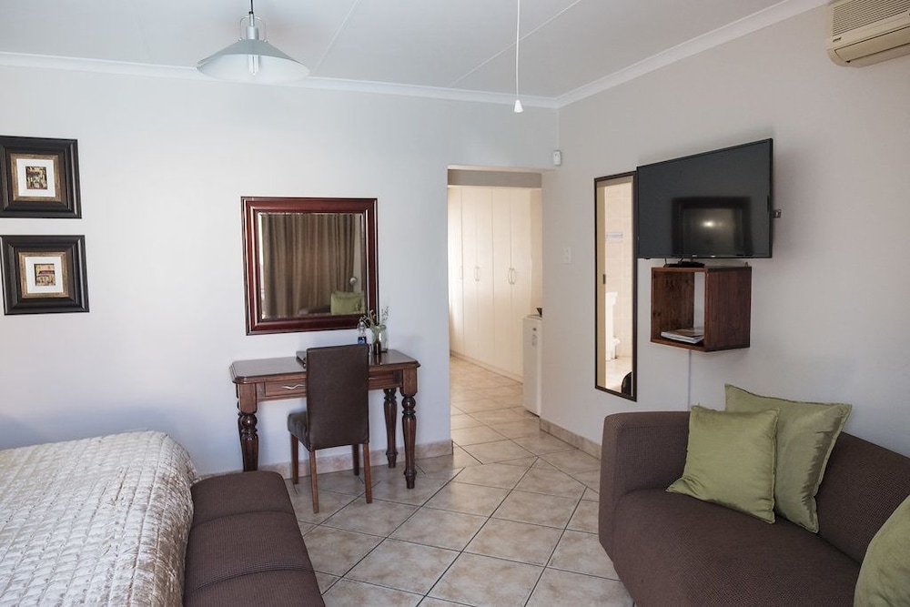 Luxury Suite photo 2