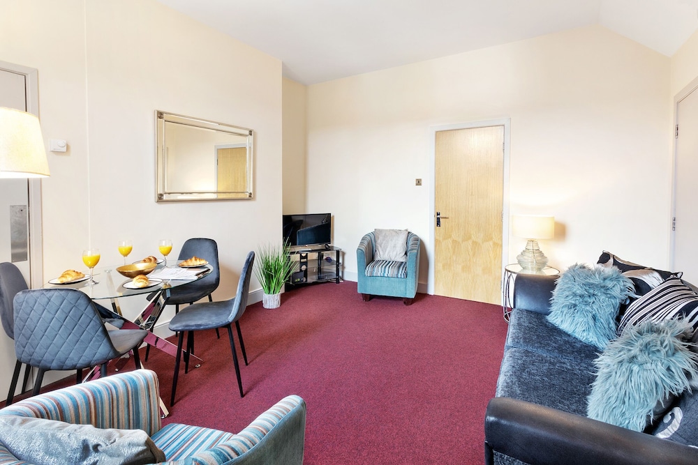 Deluxe Apartment, Ensuite, City View (2 Bed) - Photo 15