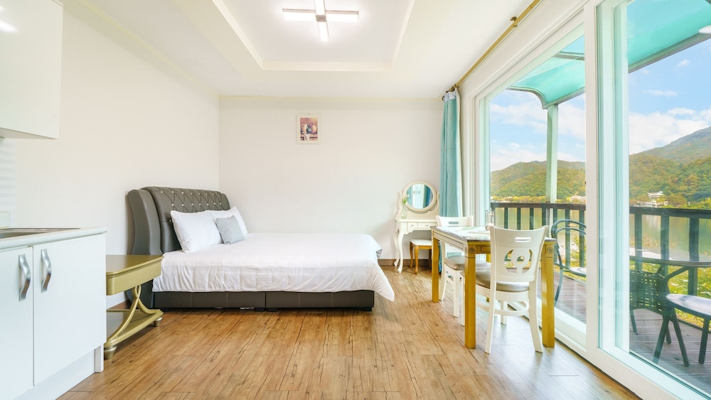 Basic Room, 1 Bedroom (Dalbit(river view)) - Photo 1