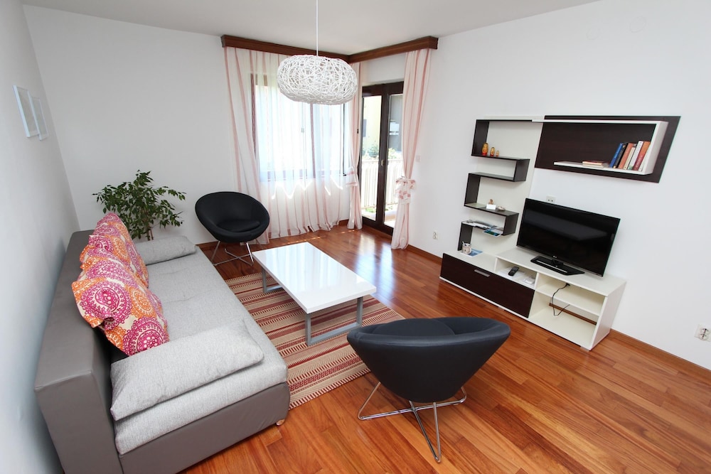 Apartment, 2 Bedrooms, Balcony