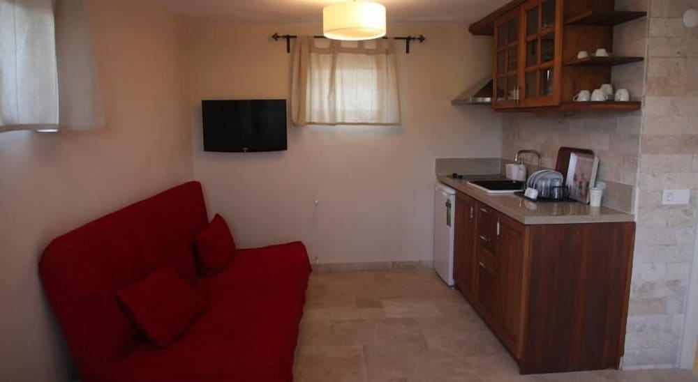 Standard Triple Room photo 2