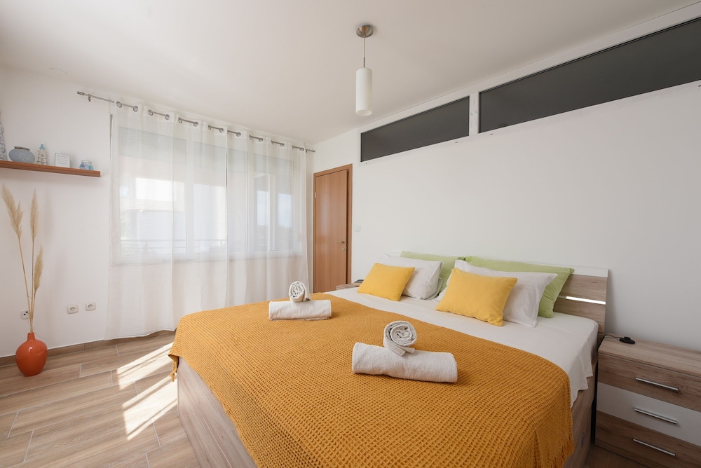 Family Apartment, 2 Queen Beds, Terrace, Courtyard View