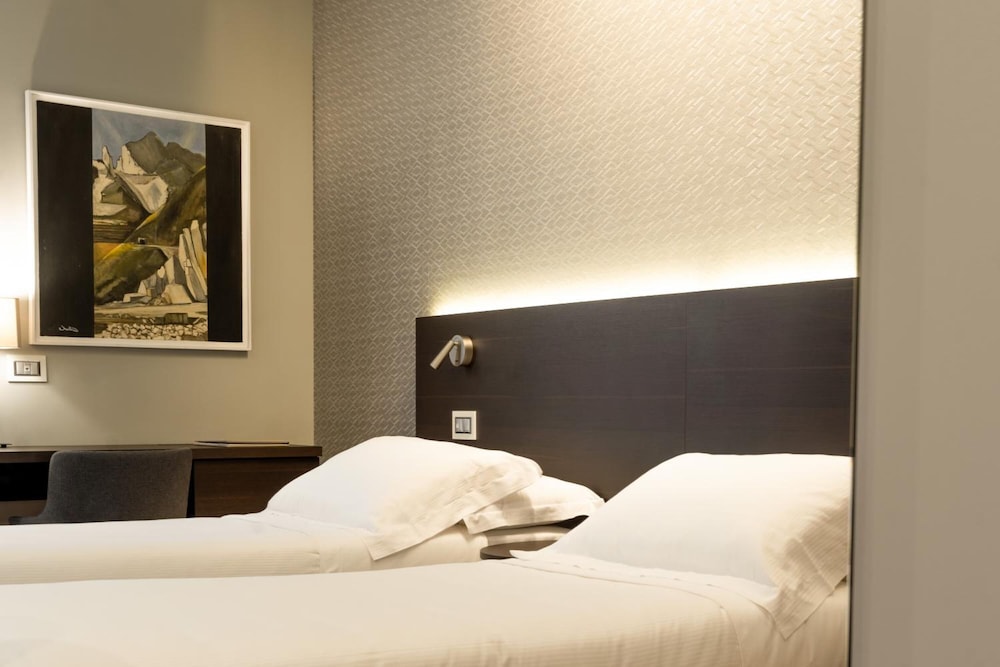 Classic Double or Twin Room photo 3