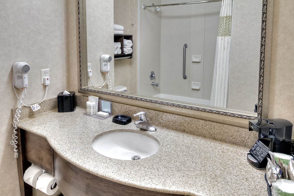 1 King Bed Mobility / Hearing Accessible - Photo 7