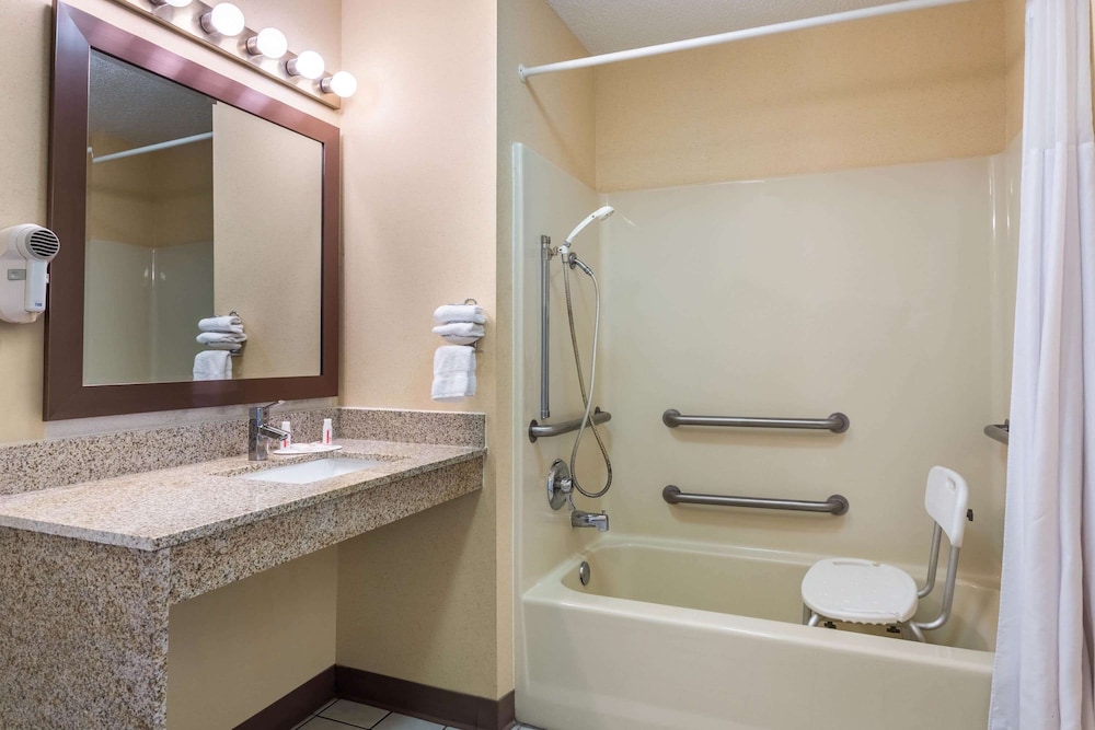 Room, Accessible - Photo 4