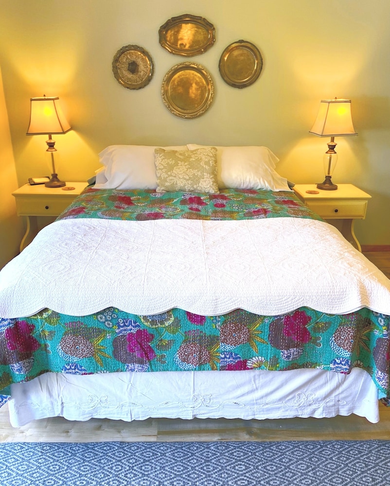 Double Room, 1 Queen Bed, Patio, Garden View photo 2