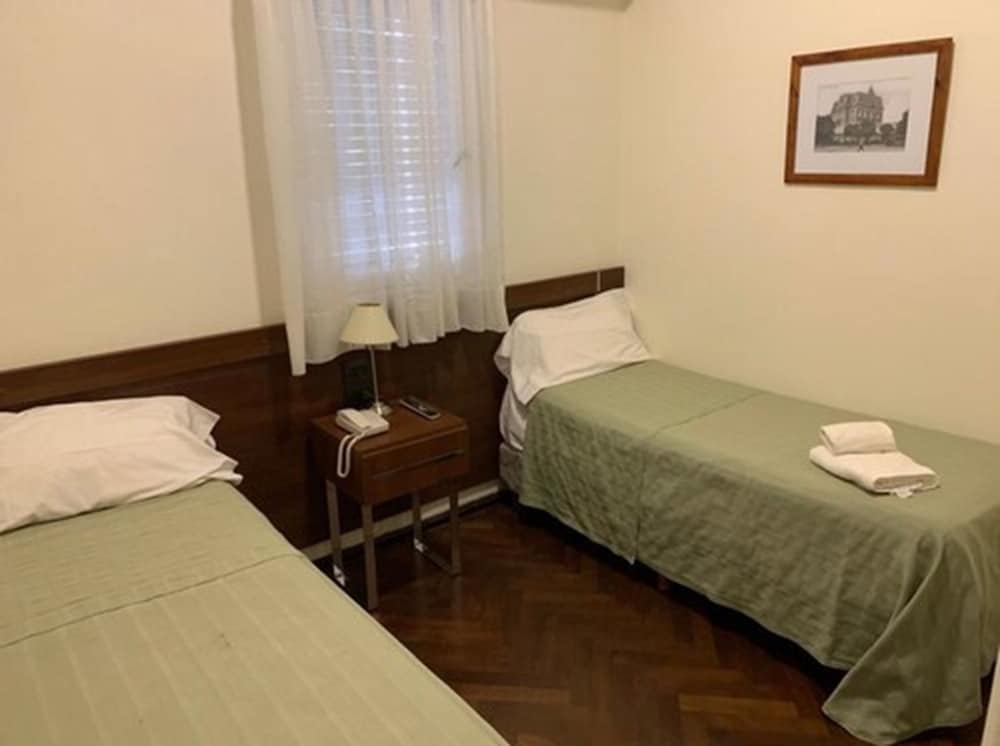 Classic Twin Room, 2 Twin Beds photo 2