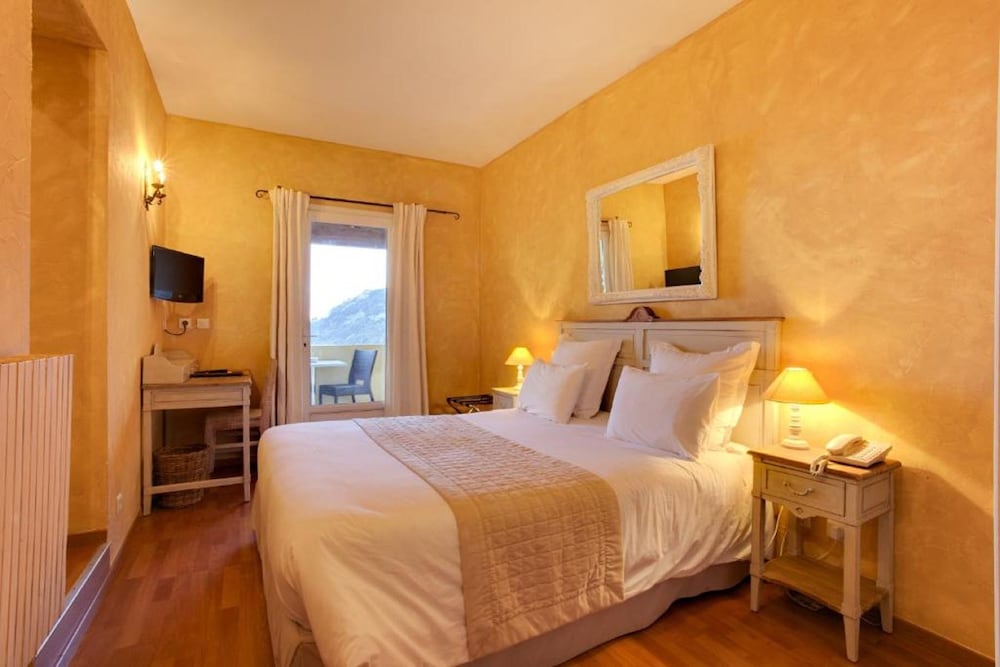 Premium Double Room, Sea View, Sea Facing photo 3