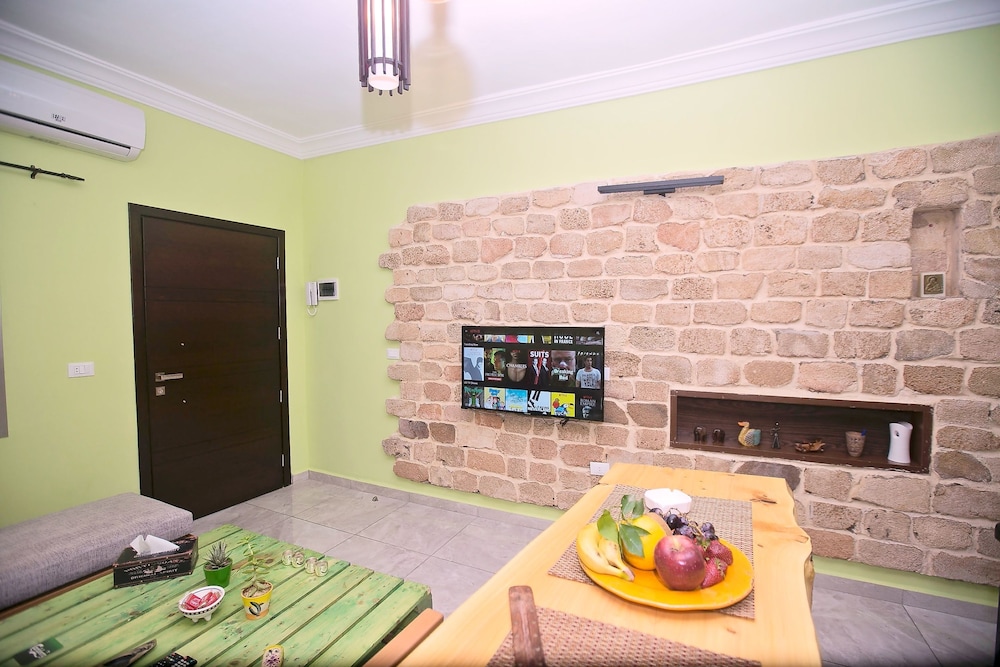 Apartment 2 photo 2