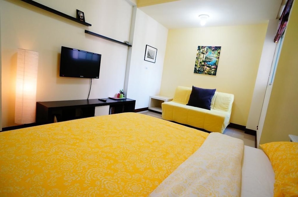 Classic Room, 1 King Bed photo 3