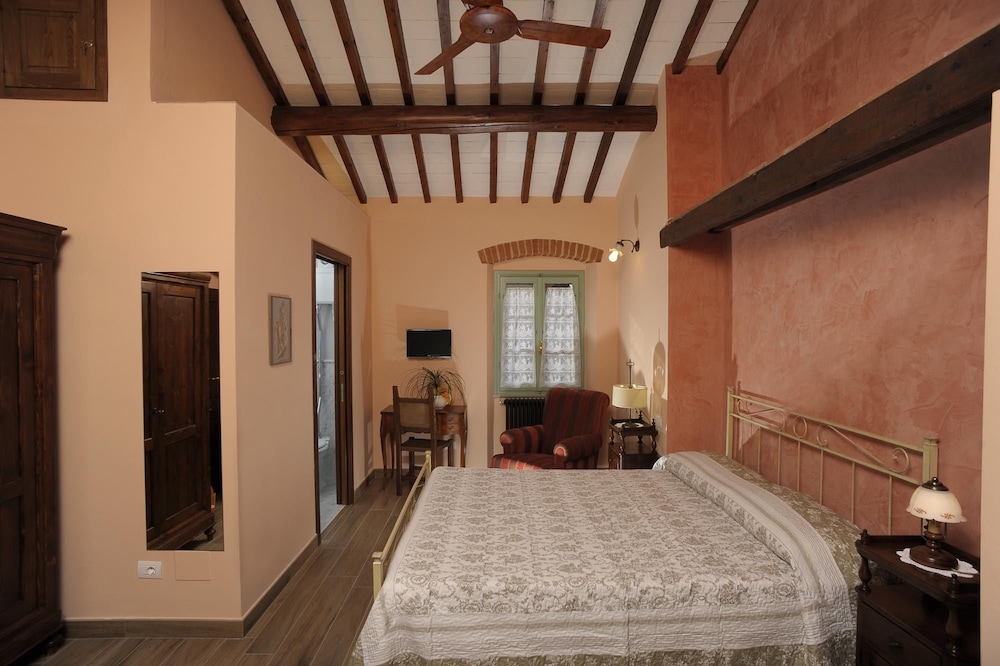 Deluxe Double Or Twin Room photo 3