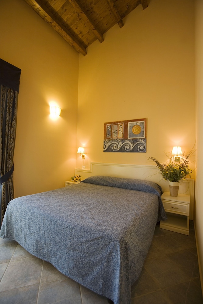 Comfort Studio Suite, Balcony, City View photo 3