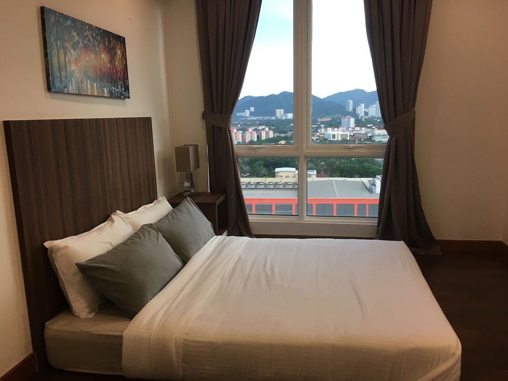 Deluxe Studio Suite