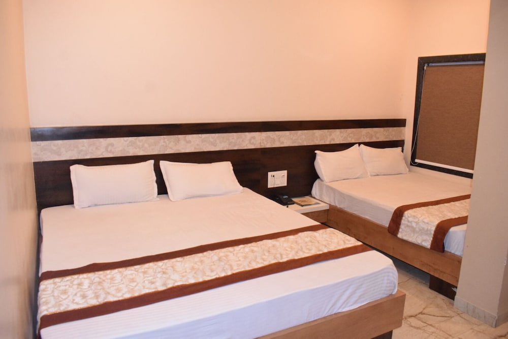Double or Twin Room, City View photo 1