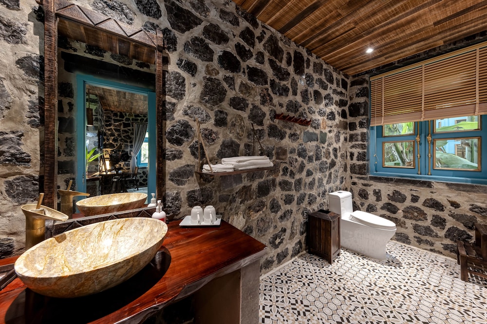 Deluxe Double Room, Courtyard View photo 3